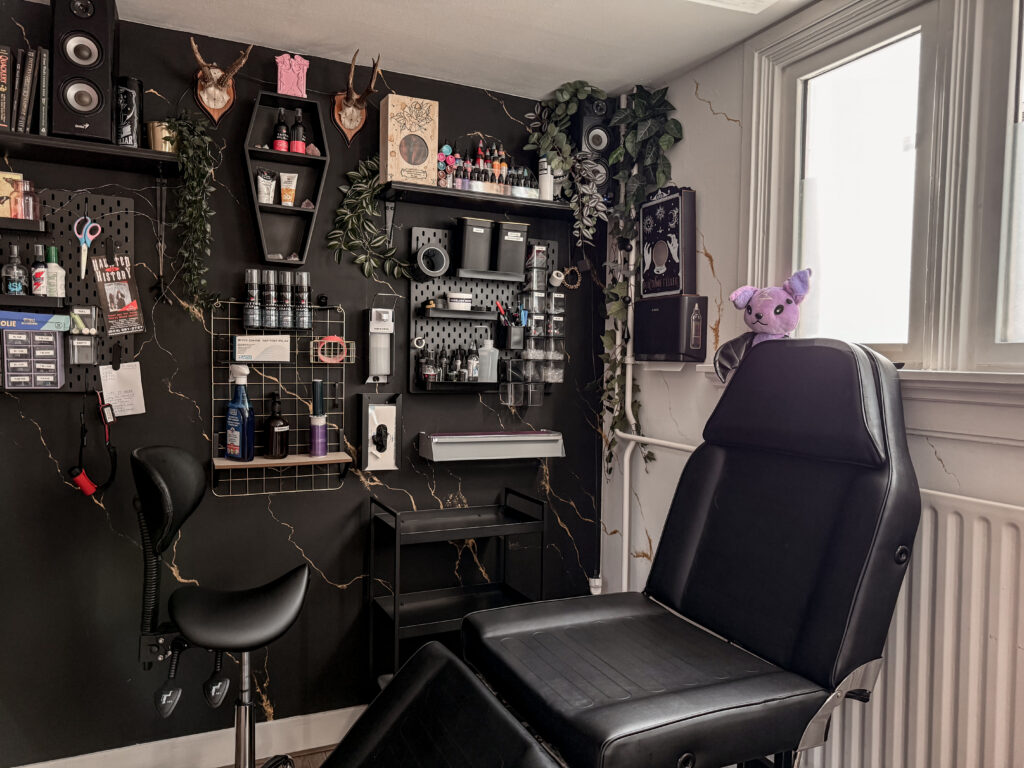 Private tattoo studio of Meow Ink by Alex Lukasiewicz in Den Haag with gothic decor and her custom work corner